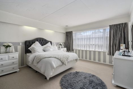 Photo of property in 33 Peel Place, Wainuiomata, Lower Hutt, 5014