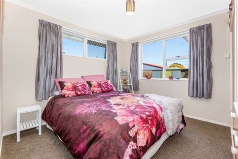 Photo of property in 7 Guildford Street, Levin, 5510