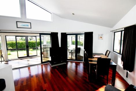 Photo of property in 18 Ringwood Place, Whitianga, 3510