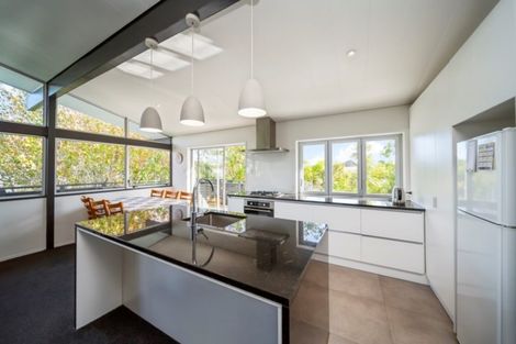 Photo of property in 5 Montana Place, Merrilands, New Plymouth, 4312