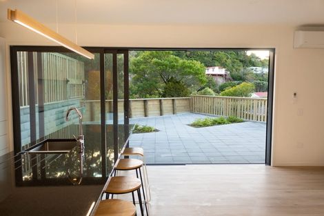 Photo of property in 4 Black Rock Road, Newlands, Wellington, 6037