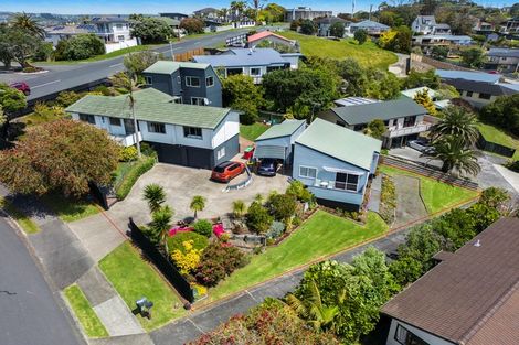 Photo of property in 8 Ngahere Views, Orewa, 0931