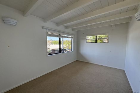 Photo of property in 2/31 Kiteroa Terrace, Rothesay Bay, Auckland, 0630