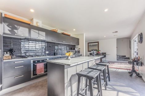 Photo of property in 215a Waikawa Road, Waikawa, Picton, 7220