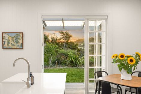 Photo of property in 1223 Old North Road, Helensville, 0875