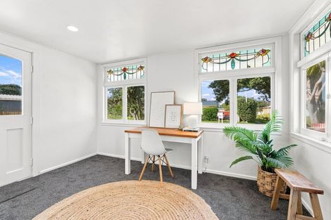 Photo of property in 1 Karewa Street, Castlecliff, Whanganui, 4501