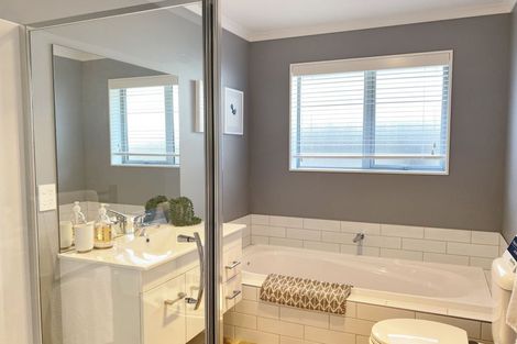 Photo of property in 39 Prestons Park Drive, Marshland, Christchurch, 8083