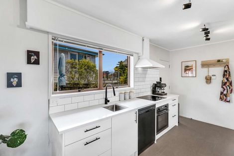 Photo of property in 1 Pleasant Road, Glen Eden, Auckland, 0602