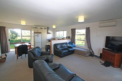 Photo of property in 12 Warren Place, Frankleigh Park, New Plymouth, 4310