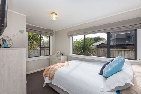 Photo of property in 51 Upjohn Street, Brooklands, New Plymouth, 4310