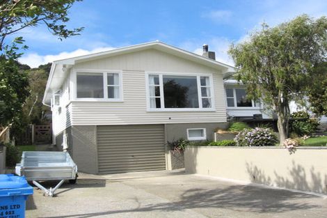Photo of property in 8 Isabel Grove, Wainuiomata, Lower Hutt, 5014