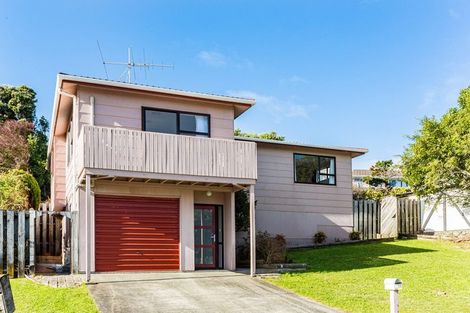Photo of property in 11 Cleat Street, Whitby, Porirua, 5024