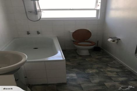 Photo of property in 170a Queen Street, Northcote Point, Auckland, 0627