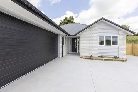 Photo of property in 13 Tauroa Road, Havelock North, 4130