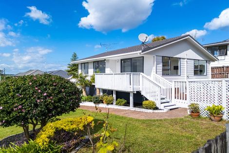 Photo of property in 140d Hepburn Road, Glendene, Auckland, 0602
