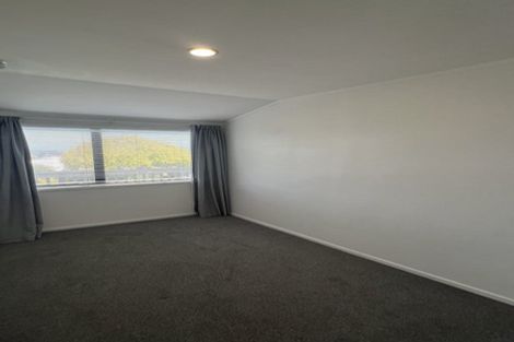 Photo of property in 28 Goodwood Drive, Goodwood Heights, Auckland, 2105