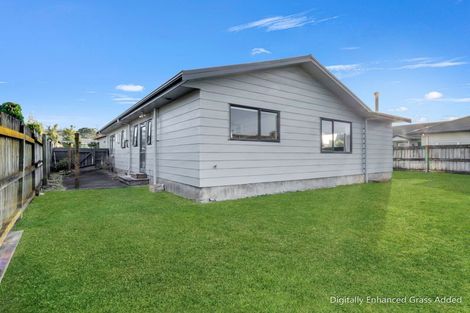 Photo of property in 32 Dahlstrom Grove, Kelvin Grove, Palmerston North, 4414