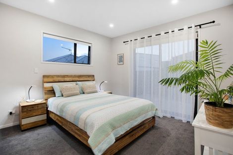 Photo of property in 12 Tarras Road, Kumeu, 0810