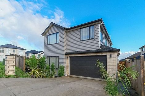 Photo of property in 2 Azzurro Way, Flat Bush, Auckland, 2019