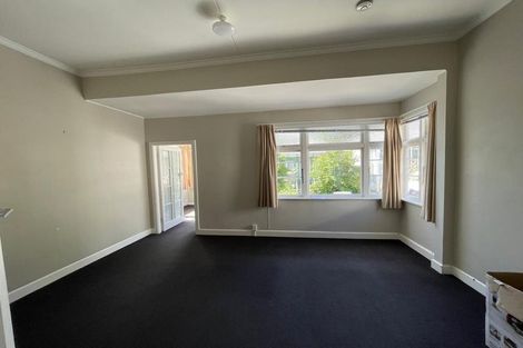 Photo of property in 6 Rixon Grove, Mount Victoria, Wellington, 6011