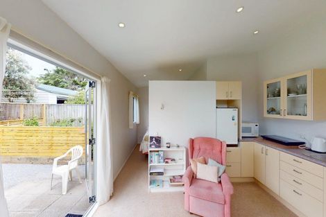 Photo of property in 30 Kent Avenue, Waitarere Beach, Levin, 5510