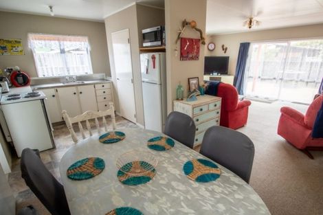 Photo of property in 18a Shortt Street, Foxton Beach, Foxton, 4815