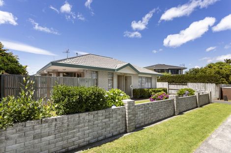 Photo of property in 1392a Cameron Road, Greerton, Tauranga, 3112