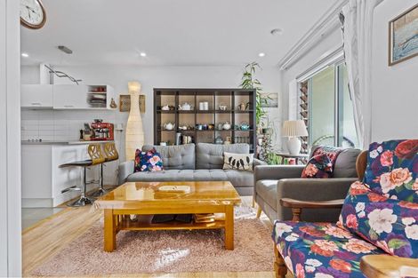 Photo of property in 14a/71 Spencer Road, Oteha, Auckland, 0632