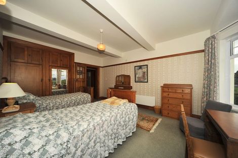 Photo of property in Chevening Flats, 90 Salamanca Road, Kelburn, Wellington, 6012