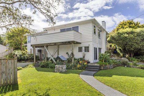 Photo of property in 13 Kowhai Street, Tawa, Wellington, 5028