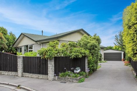 Photo of property in 46 Bellingham Place, Avonhead, Christchurch, 8042