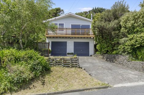 Photo of property in 25 Lord Street, Stokes Valley, Lower Hutt, 5019