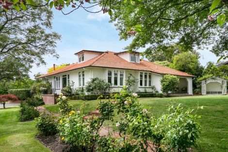 Photo of property in 2 Gillean Street, Havelock North, 4130