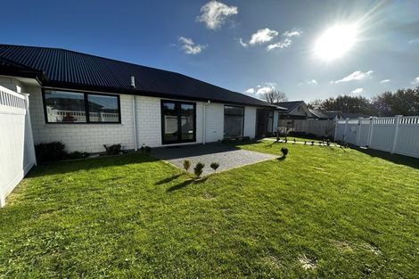 Photo of property in 88 Sarabande Avenue, Redwood, Christchurch, 8051