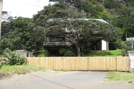 Photo of property in 58 Beach Valley Road, Piha, 0772