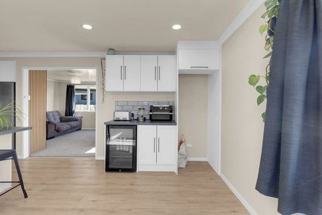 Photo of property in 43 Oakfield Crescent, Pukete, Hamilton, 3200