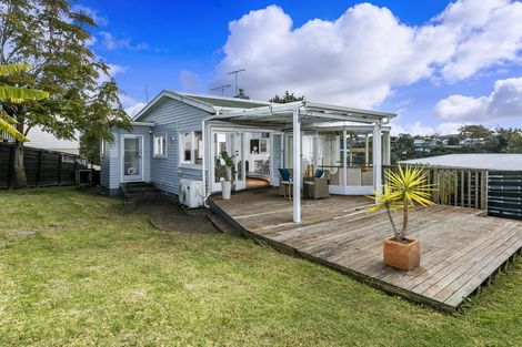 Photo of property in 23 Lanigan Street, Birkdale, Auckland, 0626