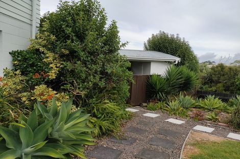 Photo of property in 141 Flanshaw Road, Te Atatu South, Auckland, 0610