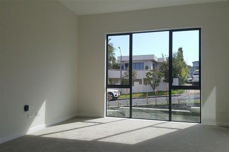 Photo of property in 3a Horizon Way, West Harbour, Auckland, 0618