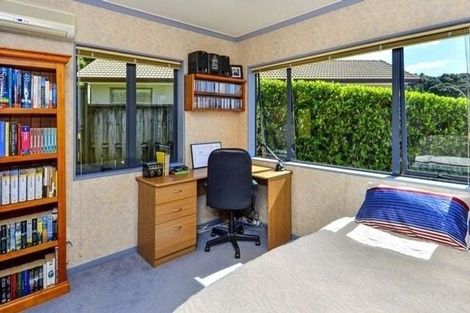 Photo of property in 5 Phoebe Meikle Place, Torbay, Auckland, 0630