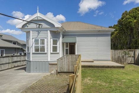 Photo of property in 1/1 Balmain Road, Birkenhead, Auckland, 0626