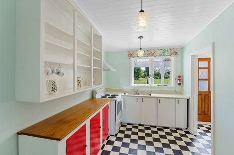 Photo of property in 103a Waikawa Beach Road, Manakau, Levin, 5573