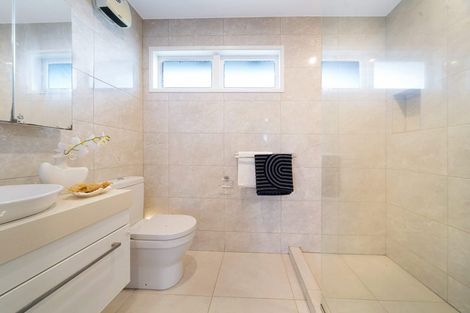 Photo of property in 102 Tirimoana Road, Te Atatu South, Auckland, 0602