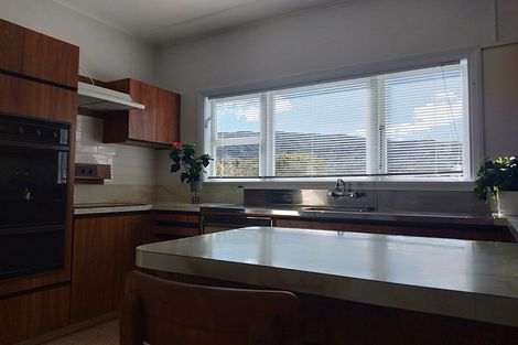 Photo of property in 18 Trelissick Crescent, Ngaio, Wellington, 6035