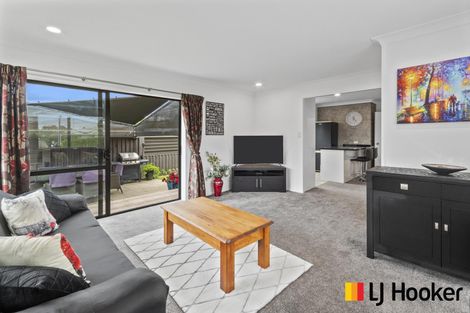 Photo of property in 13c Nelson Street, Papakura, 2110
