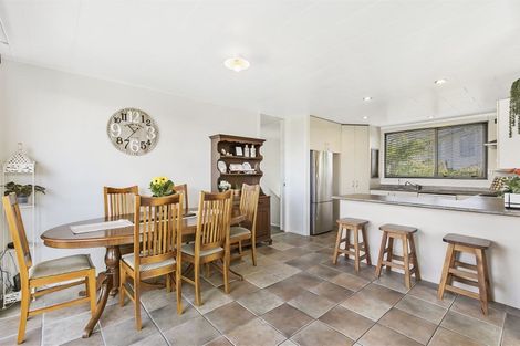 Photo of property in 19 Peterhouse Place, West Harbour, Auckland, 0618