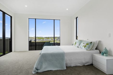 Photo of property in 13 Davey Crescent, Orewa, 0931