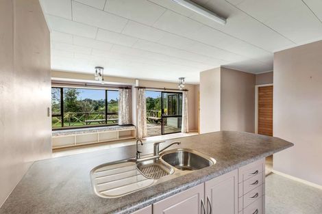 Photo of property in 114b Riversdale Drive, Merrilands, New Plymouth, 4312