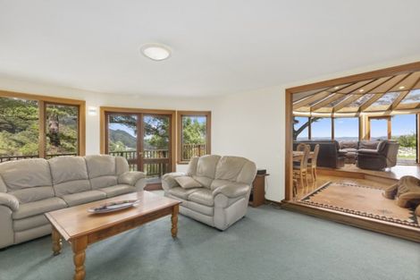 Photo of property in 5 Whiorau Grove, Lowry Bay, Lower Hutt, 5013