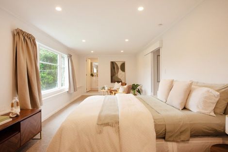 Photo of property in 135 Ruskin Road, Newlands, Wellington, 6037